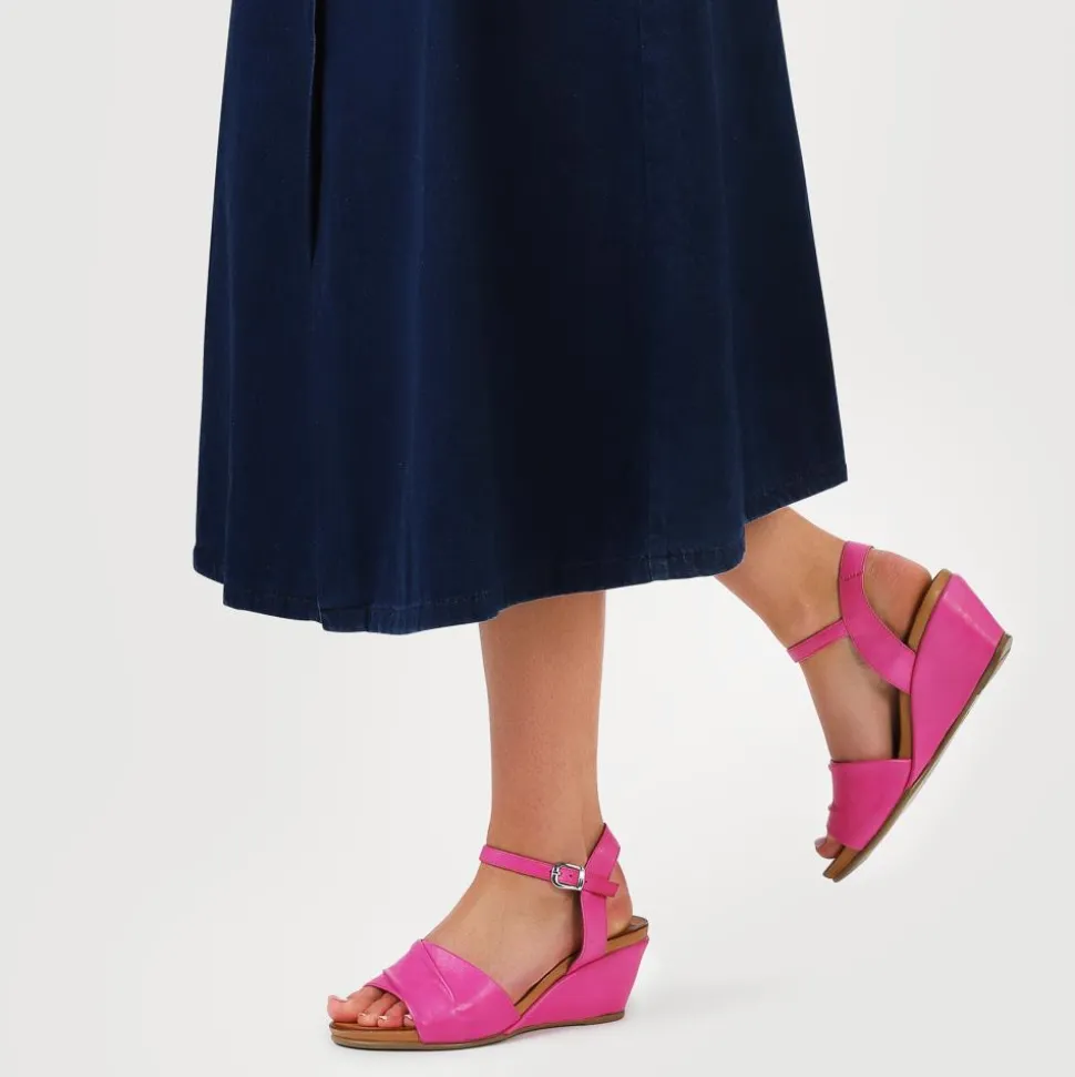 Adjustable Buckle Wedges - Pink