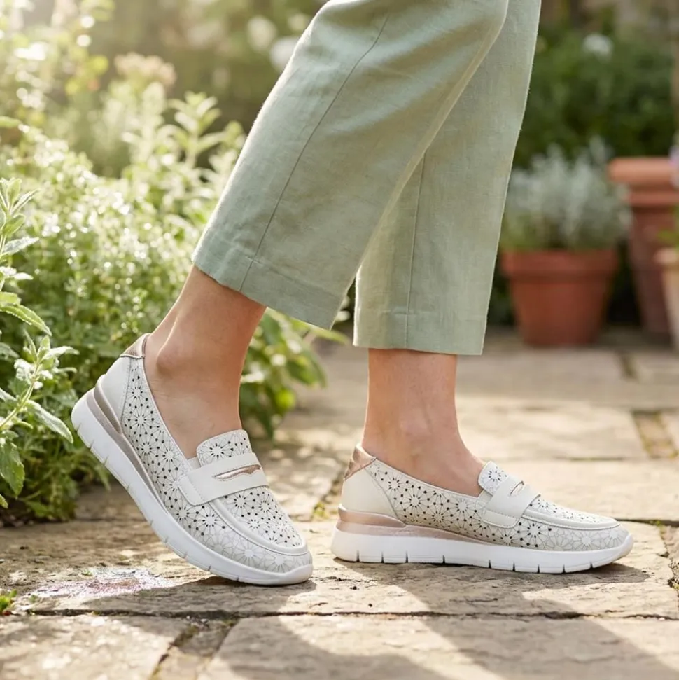 Arch Support Leather Slip On Shoes - Cream