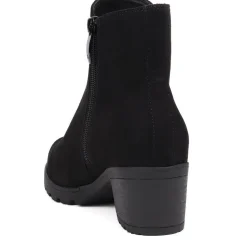 Block-Heeled Ankle Boots - Black