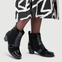Block-Heeled Ankle Boots - Black