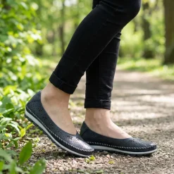 Breathable All Leather Grippy Pumps - Navy