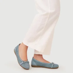 Buckle-Detailed Lightweight Pumps - Denim
