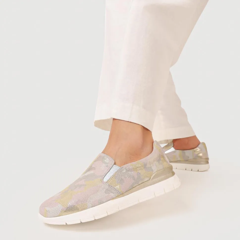 Casual Slip-On Shoes - Gold Multi