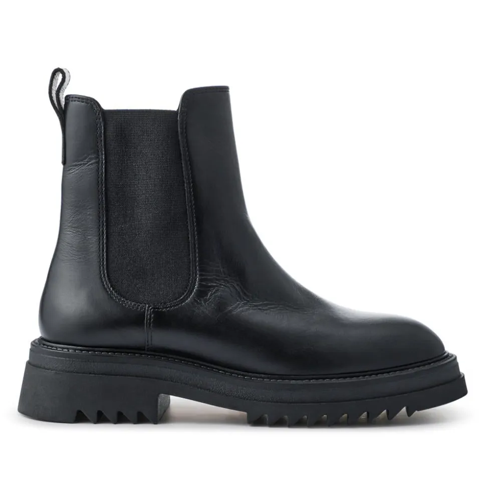 Chunky Leather Chelsea Boots - Black