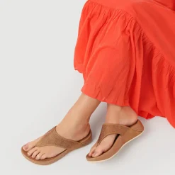 Chunky Toe Post Sandals - Camel