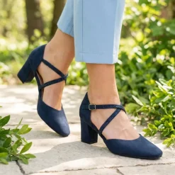 Closed-Toe Block Heels - Navy
