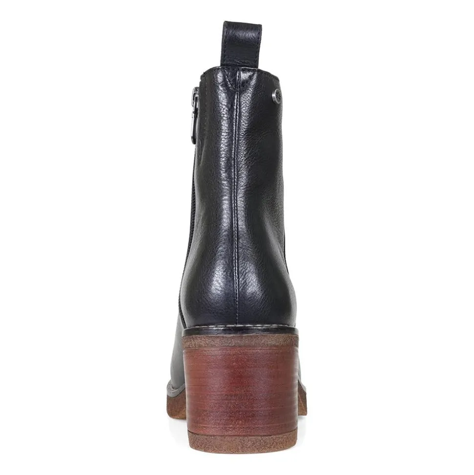 Contemporary Comfort Boots EE Fit - Black Tumbled Leather