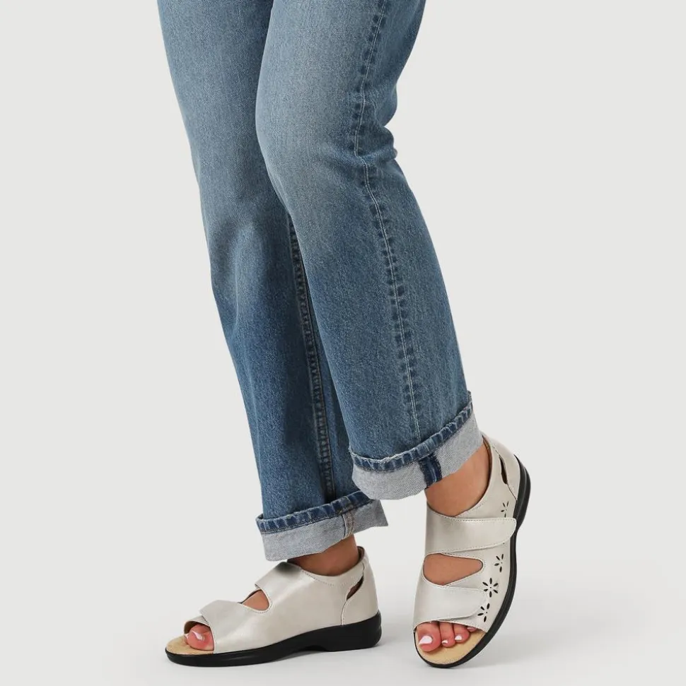 Extra-Wide Adjustable Shoes - Beige