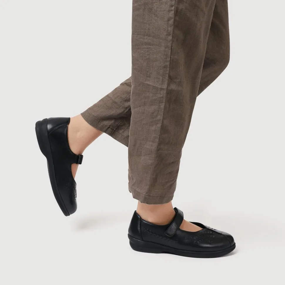 Extra-Wide Leather Mary Janes - Black