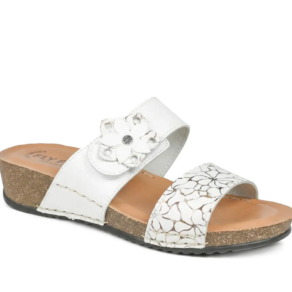 Fly Flot Adjustable Fasten Strappy Sandals - White