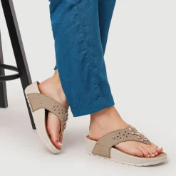 Fly Flot Cushioning Toe Post Sandals - Beige