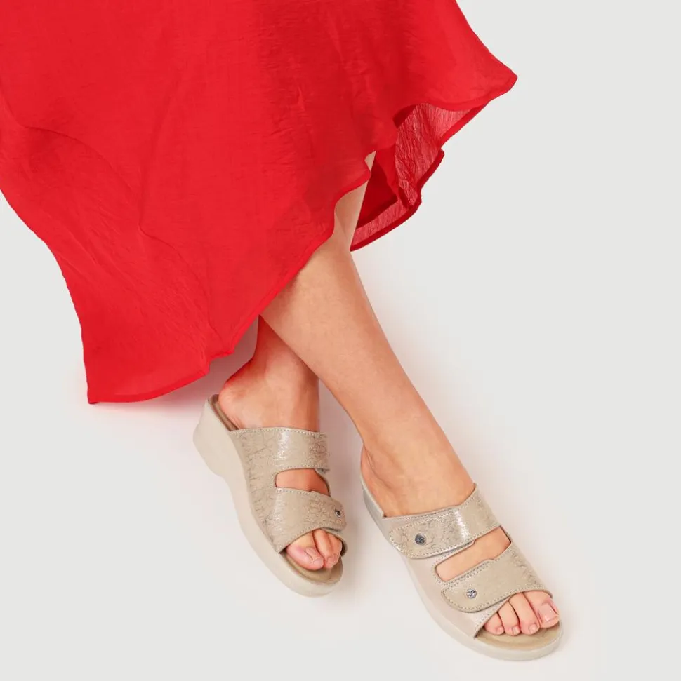 Fly Flot Leather Dual-Strapped Sandals - Beige