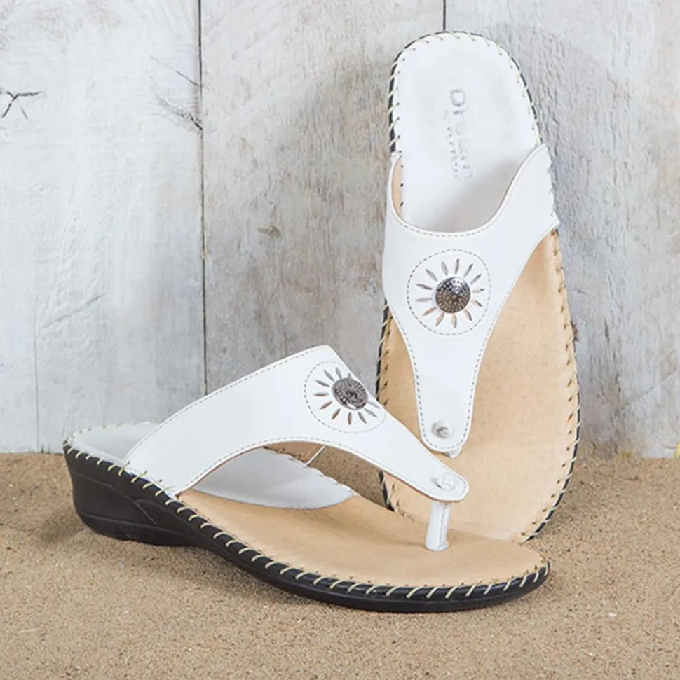 Fly Flot Leather Toe Post with Metal Centre Stud - White