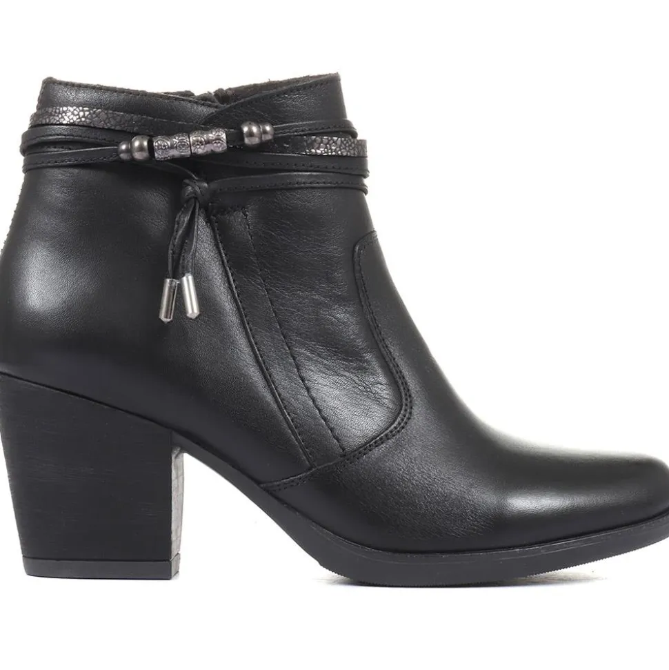 Heeled Leather Ankle Boots - Black