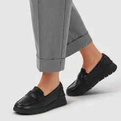 Heeled Leather Penny Loafers - Black