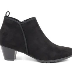 Heeled Short Ankle Boots - Black