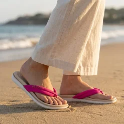 Inblu Lightweight Rubber Toe Post Sandals - Fuschia