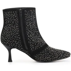 Kitten-Heeled Ankle Boots - Black