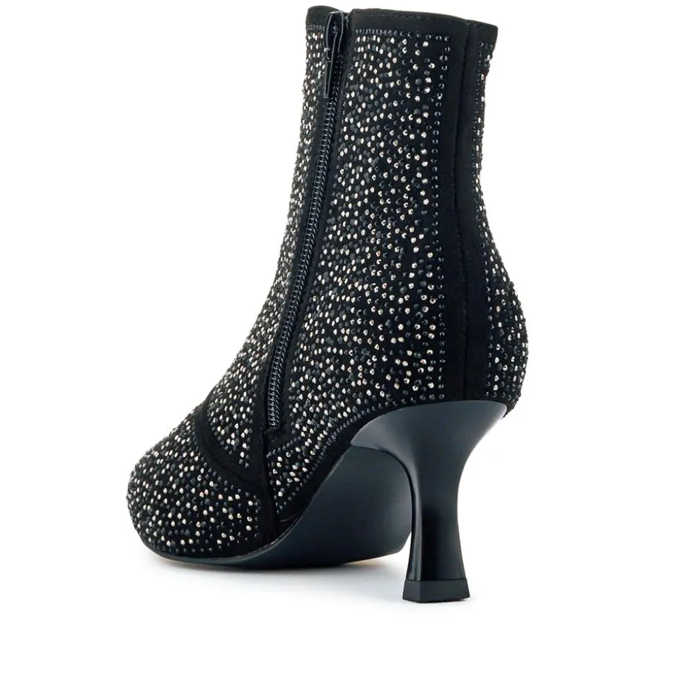 Kitten-Heeled Ankle Boots - Black