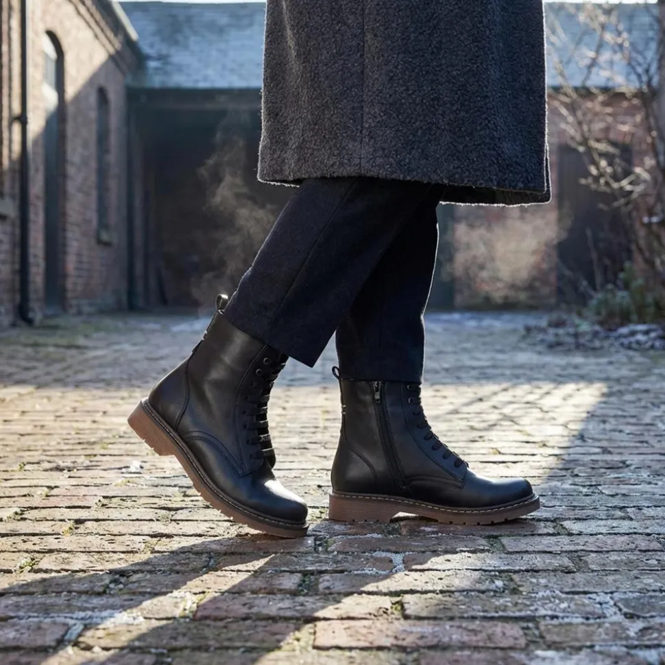 Lace-Up Leather Boots - Black
