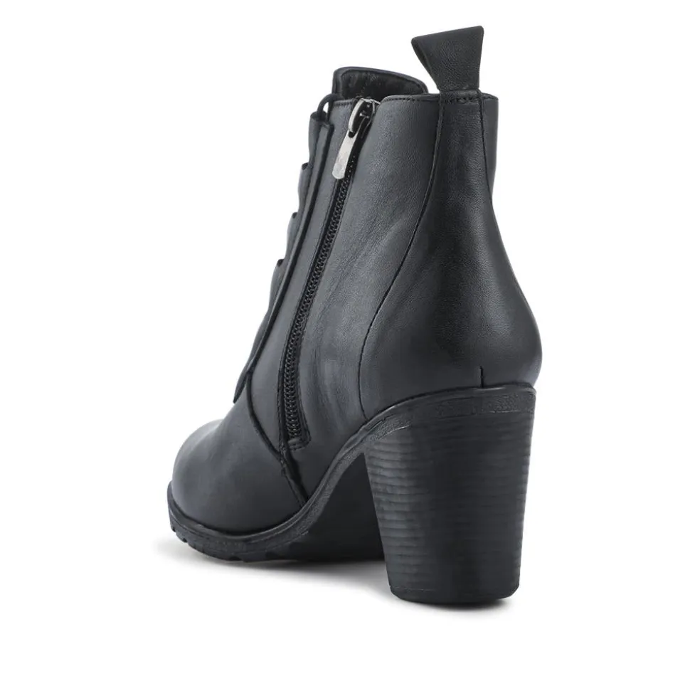 Leather Block Heeled Lace-Up Boots - Black