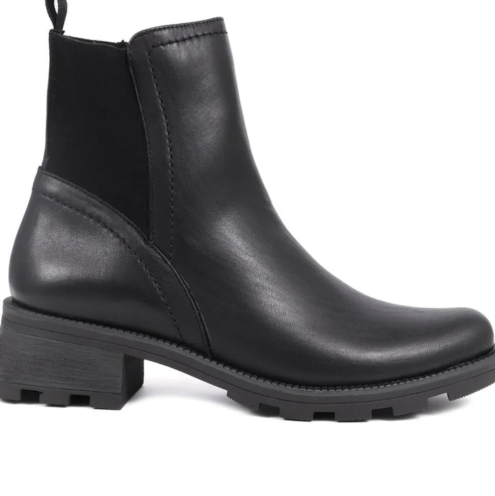 Leather Cleated Sole Chelsea Boots - Black