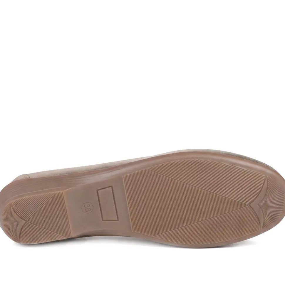 Leather Cut Out Detail Moccasin - Soft Gold