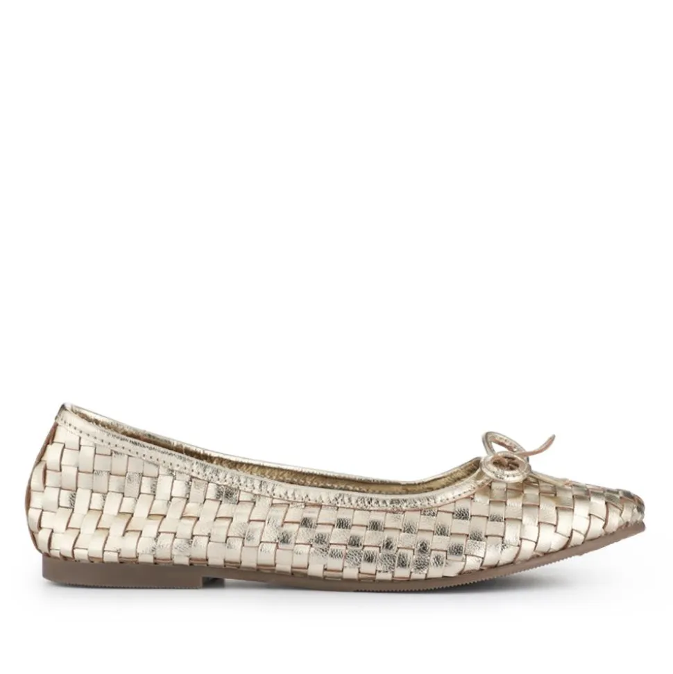 Lightweight Leather Pumps - Gold