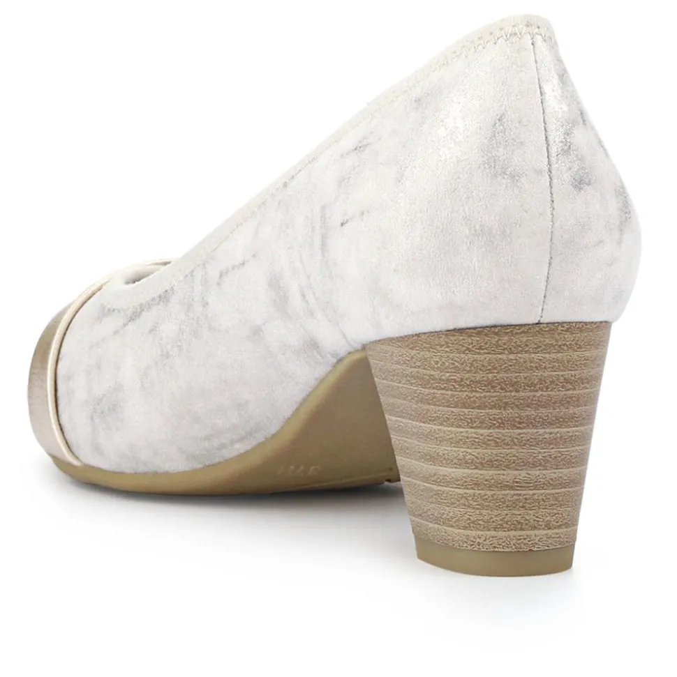Lightweight Slip-On Court Shoes - Beige-Gold