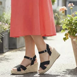 Lightweight Wedge Espadrilles - Black
