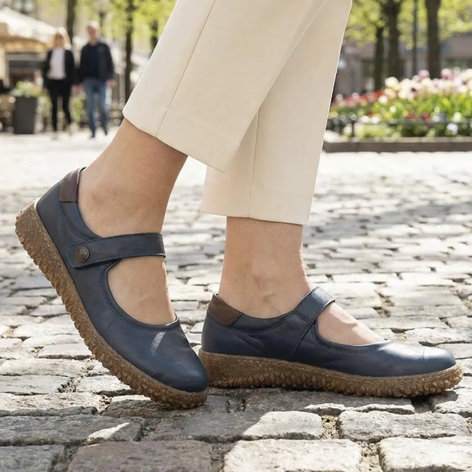 Loretta Leather Mary Janes - Navy