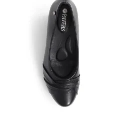 Low-Heeled Court Shoes - Black