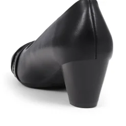Low-Heeled Court Shoes - Black