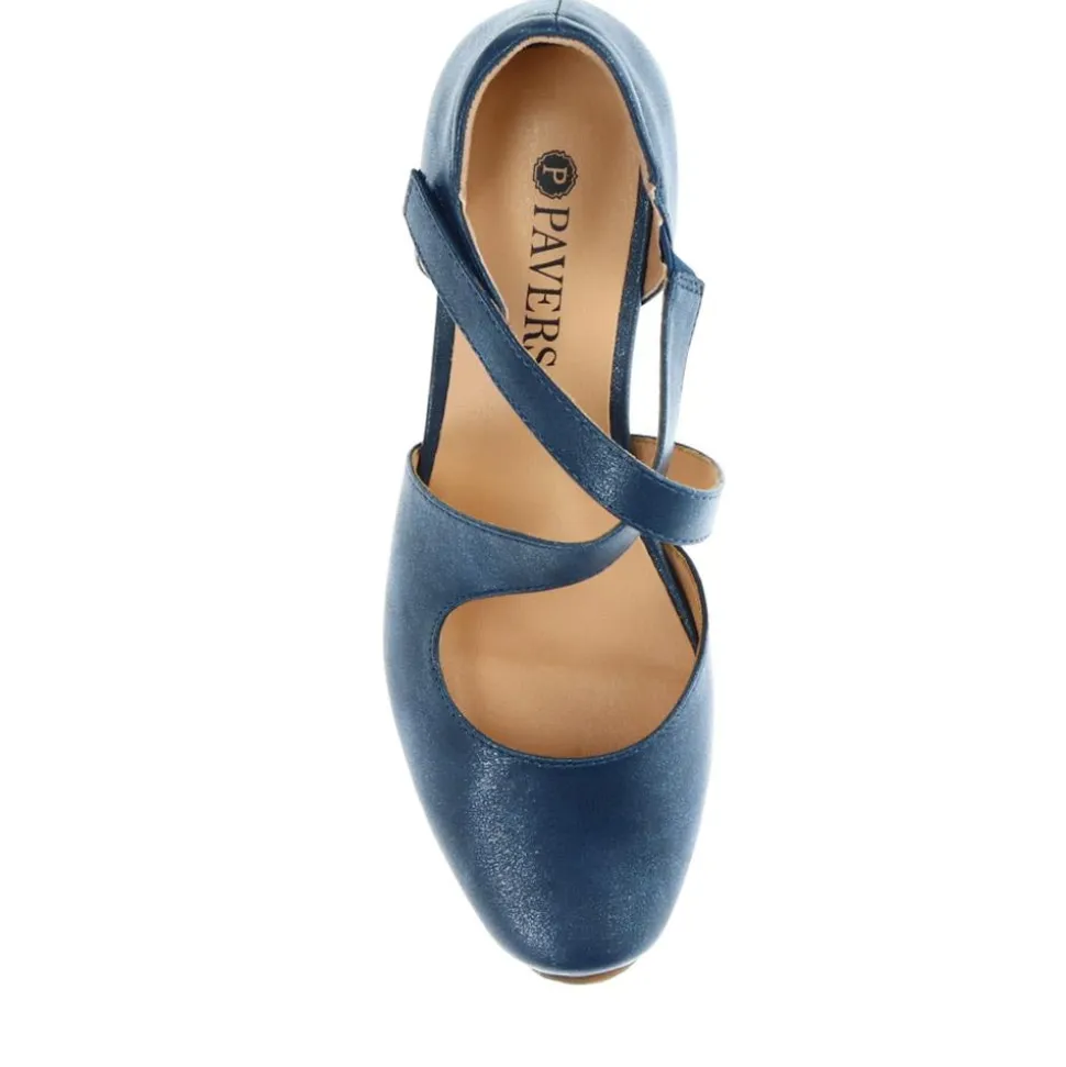 Low-Heeled Court Shoes - Navy