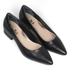 Lux Comfort Courts - Black Leather