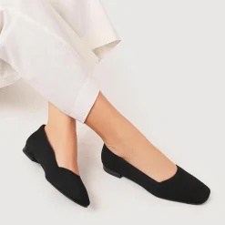 Olenka Casual Box-Toe Pumps - Black