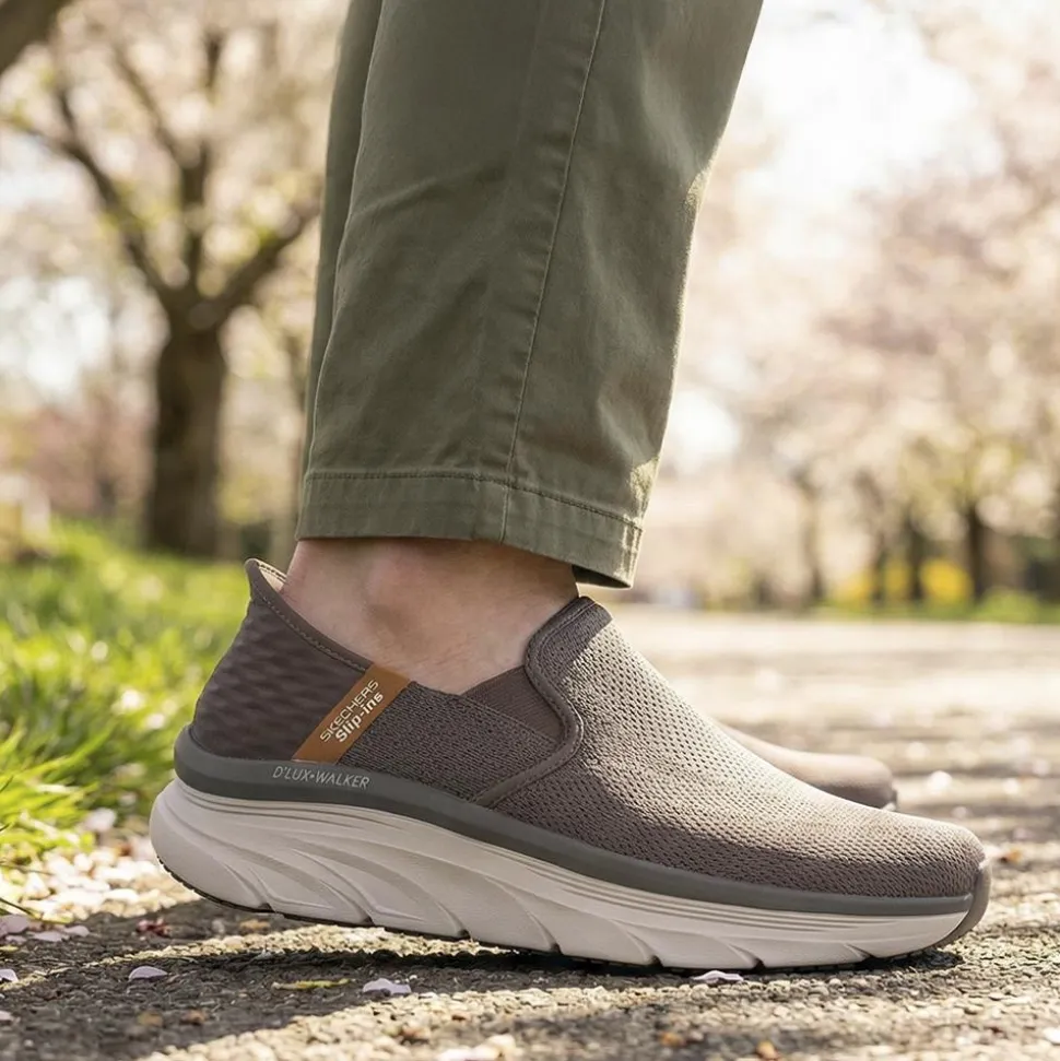 Skechers Extra Wide Slip-Ins D'Lux Walker 2.0 - Brown