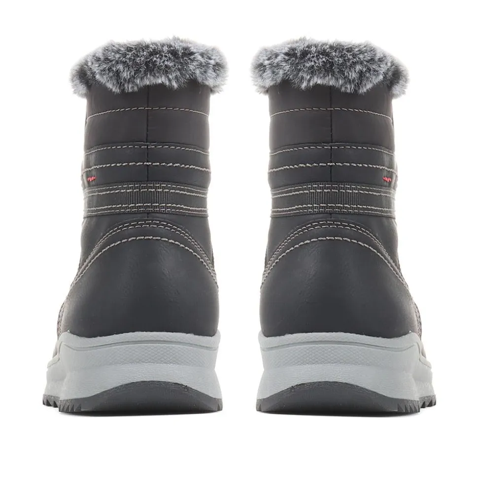 Standard Lace-Up Snow Boots - Black