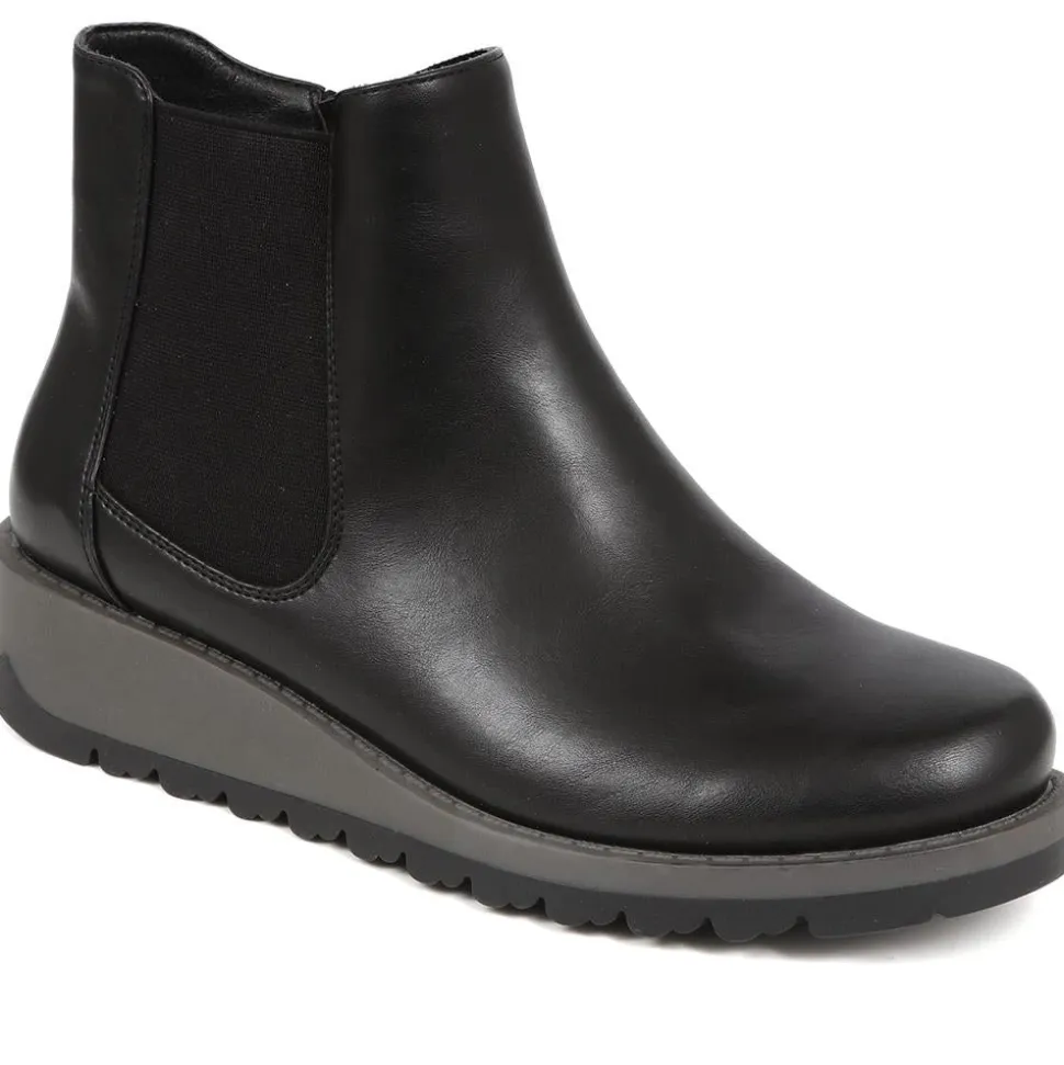 Wedge-Heeled Chelsea Boots - Black