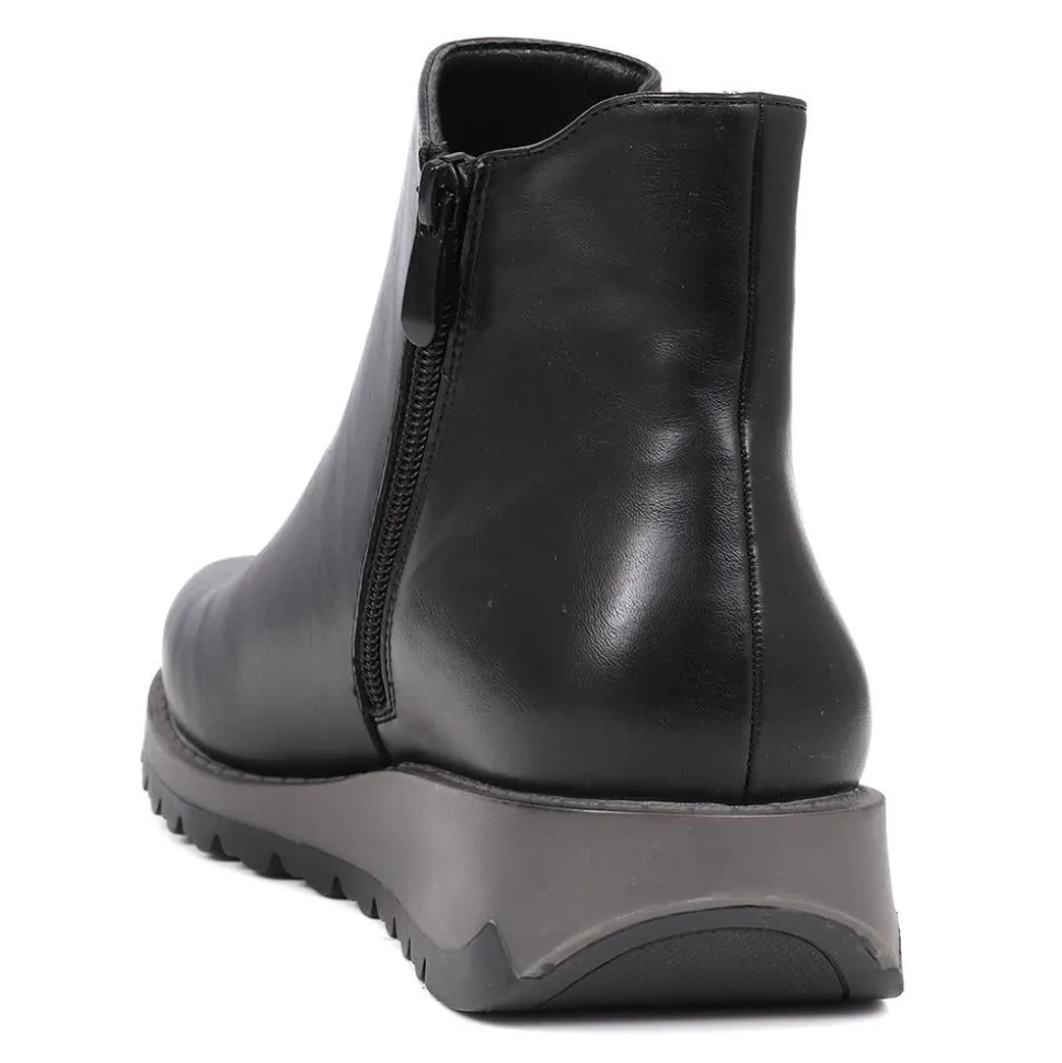 Wedge-Heeled Chelsea Boots - Black