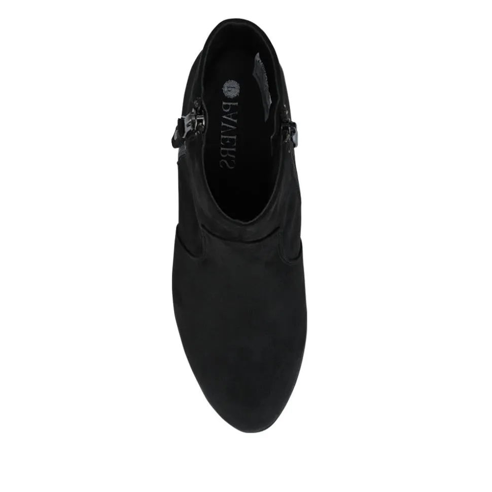 Western-Heeled Ankle Boots - Black