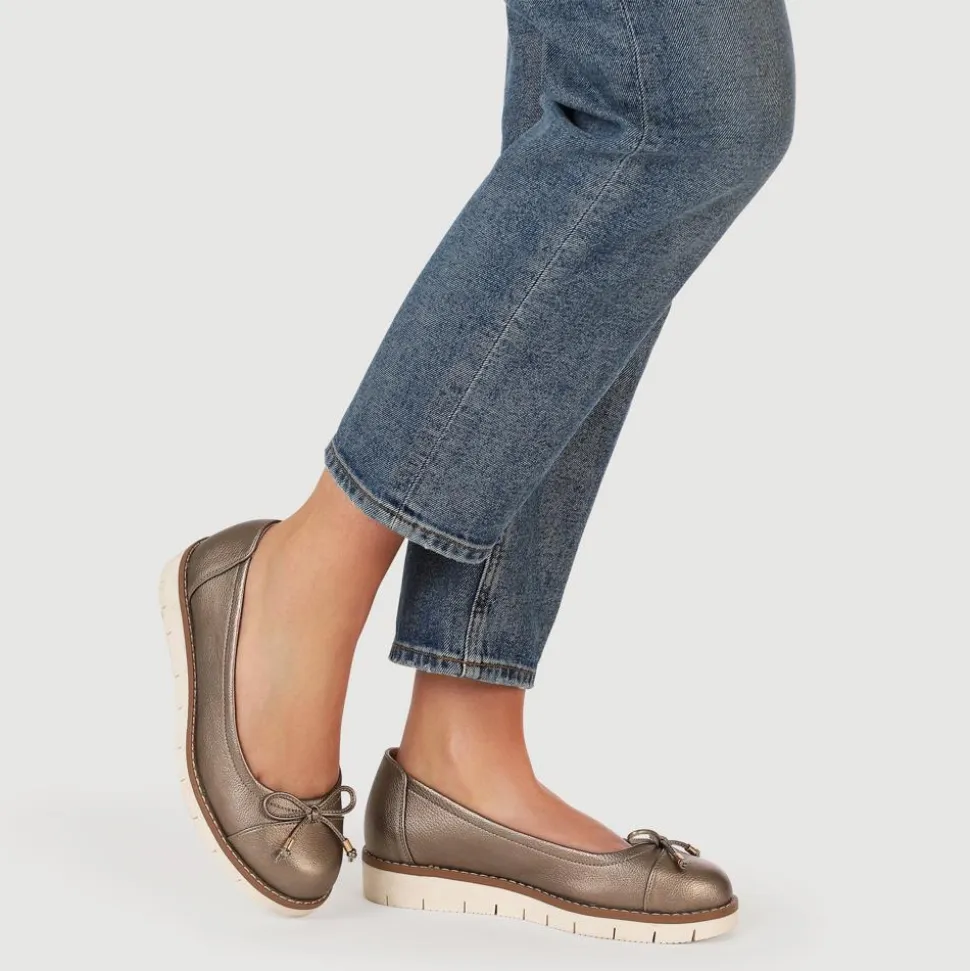Wide Fit Bow-Detailed Chunky Pumps - Metallic