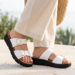 Wide Fit Cushioned Buckled Sandals - White