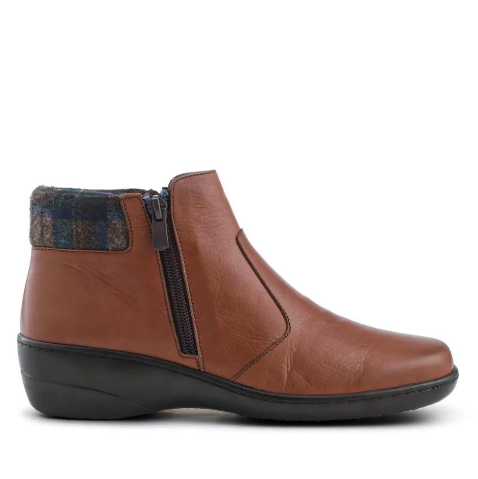 Wide-Fit Leather Lightweight Ankle Boots - Tan